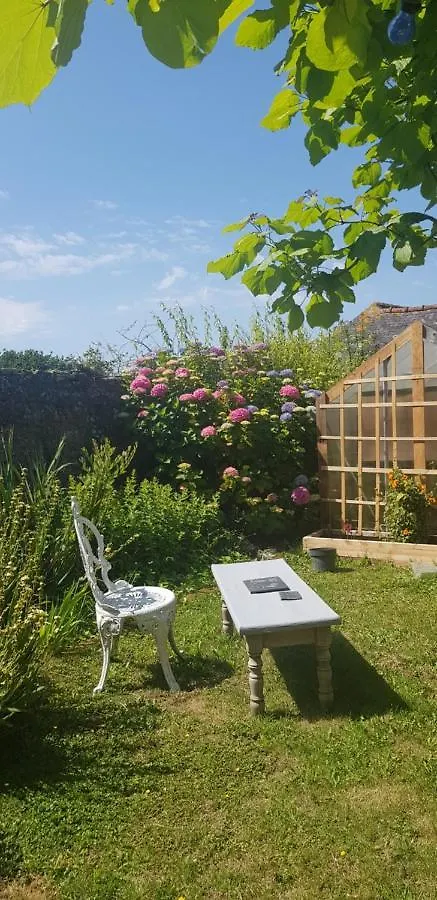 Bed & Breakfast Maison Papillons Plomodiern