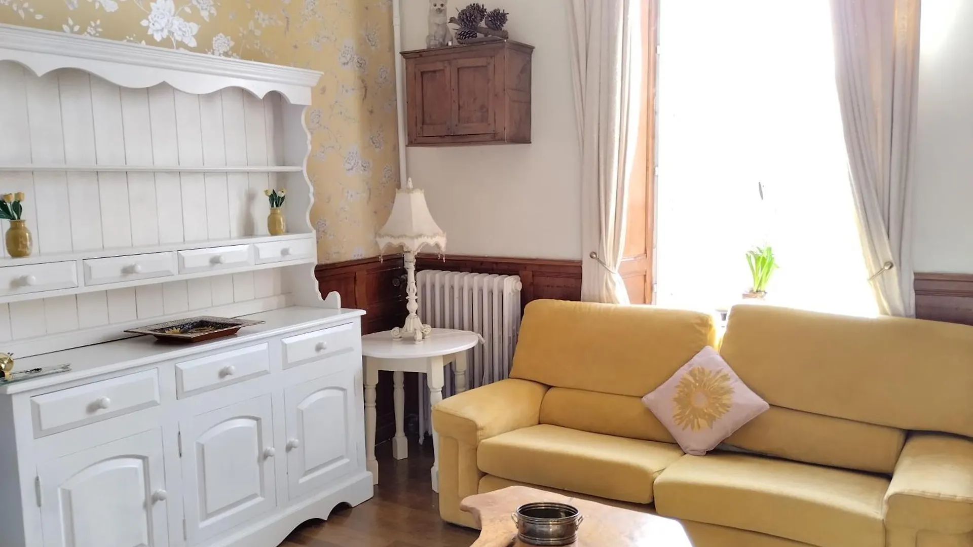 Bed & Breakfast Maison Papillons Plomodiern