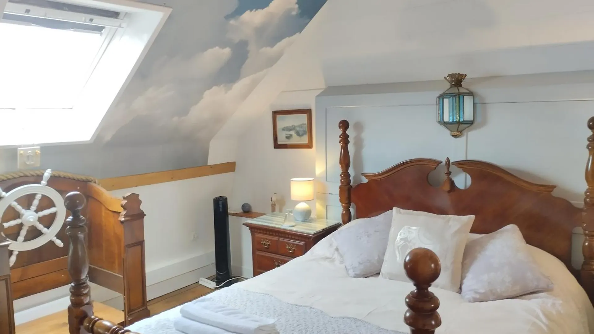 Maison Papillons Plomodiern Bed & Breakfast