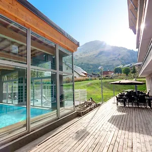 https://la-pulka.hotels-rhonealpes.com